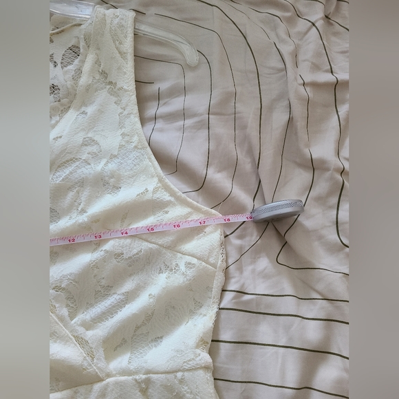 NWT H&M lacy cream dress - Picture 5 of 6